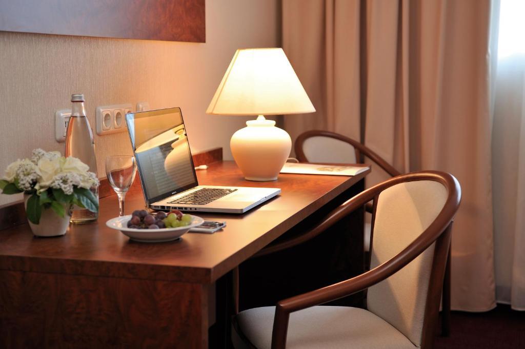 Hotel Restaurant Hoettche Dormagen Δωμάτιο φωτογραφία